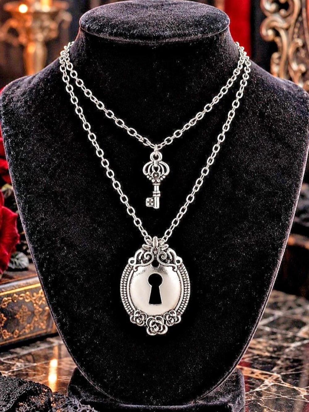 Layered Lock Pendant Necklace in Silver Brand New